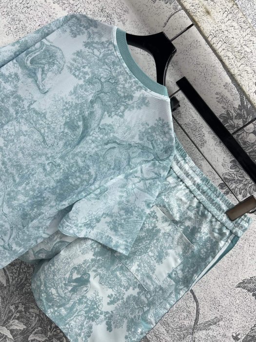 Костюм женский фото 8