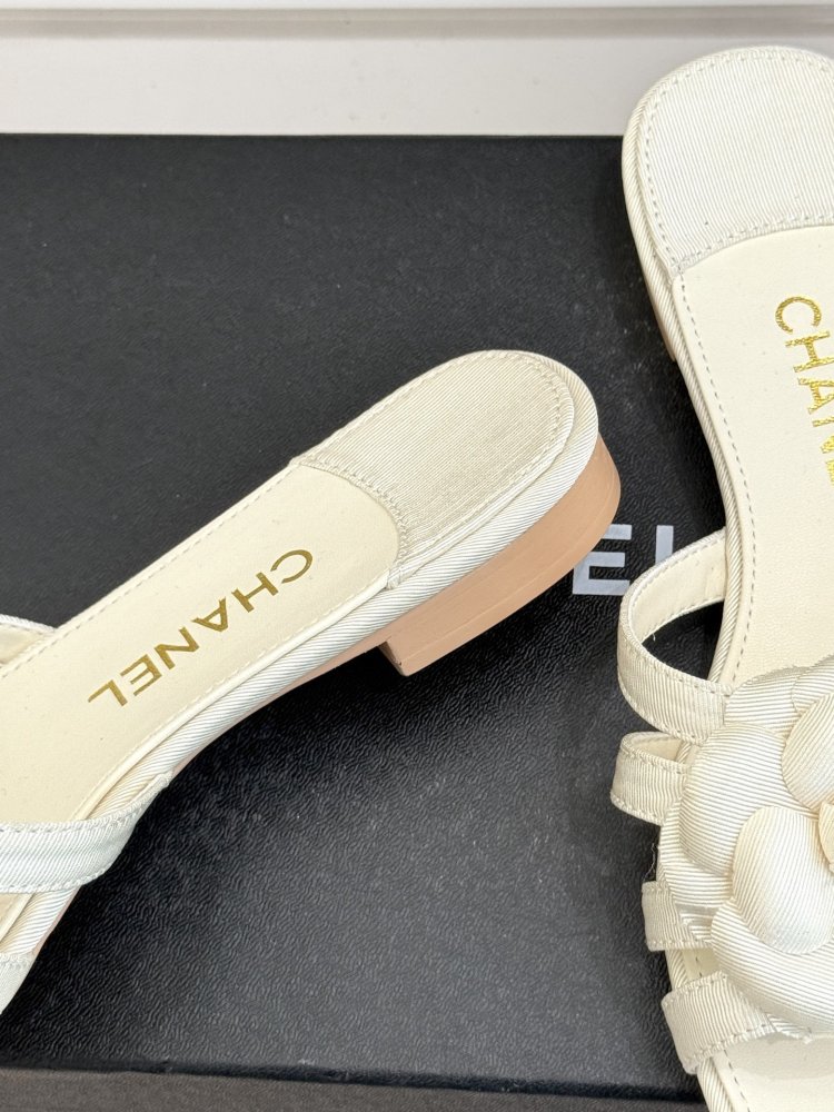 Шльопанці жіночі фото 6