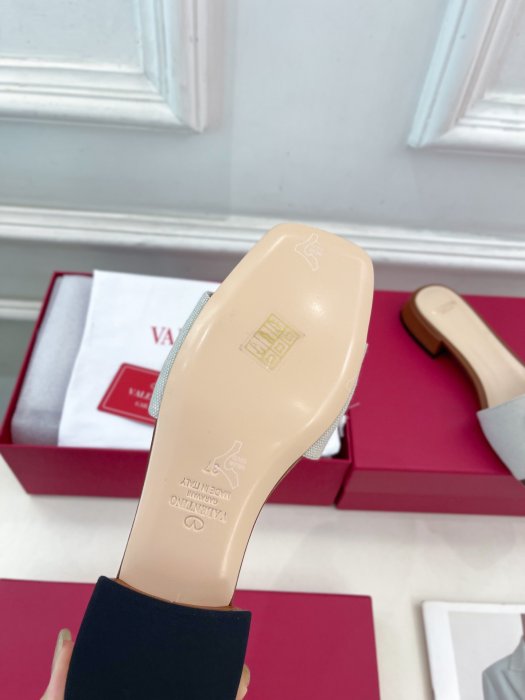 Босоножки фото 9