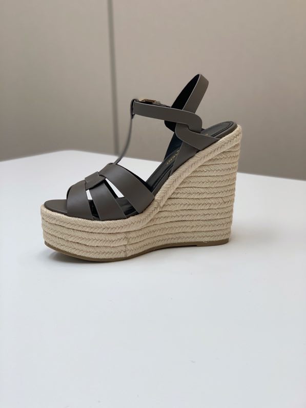 Sandals on high heel gray фото 5