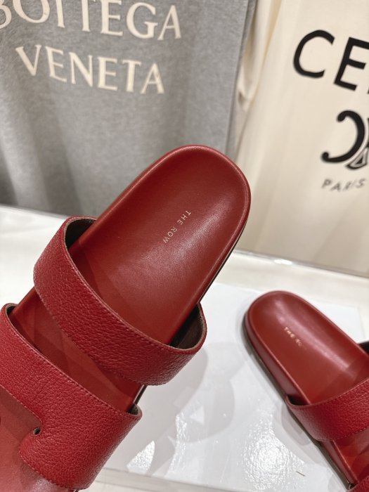 Шлепанцы фото 6