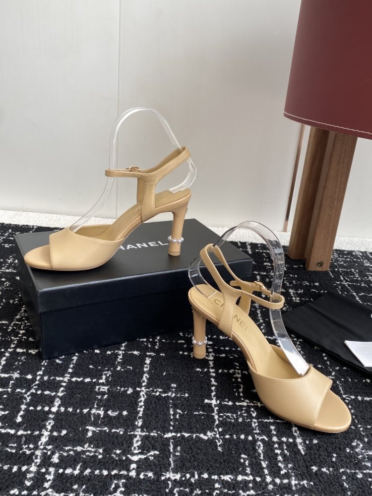 Босоножки фото 6