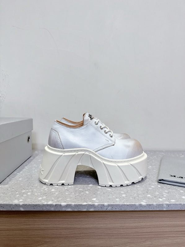 Черевики жіночі