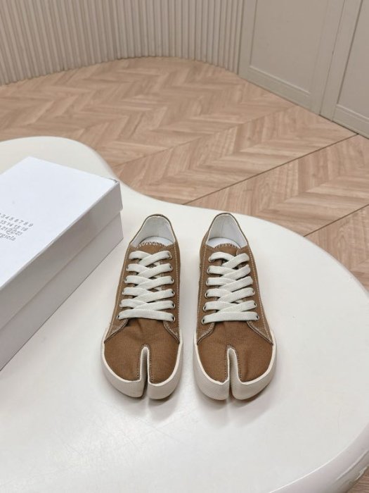 Кеды женские с раздвоенным носком