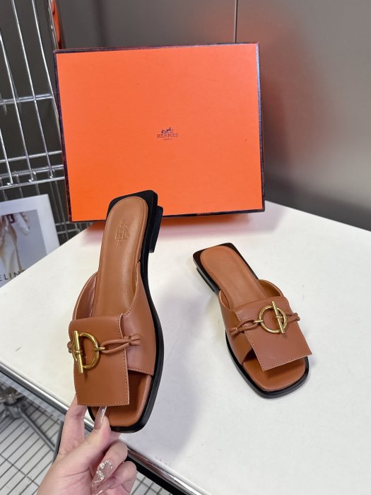 Шлепанцы фото 4