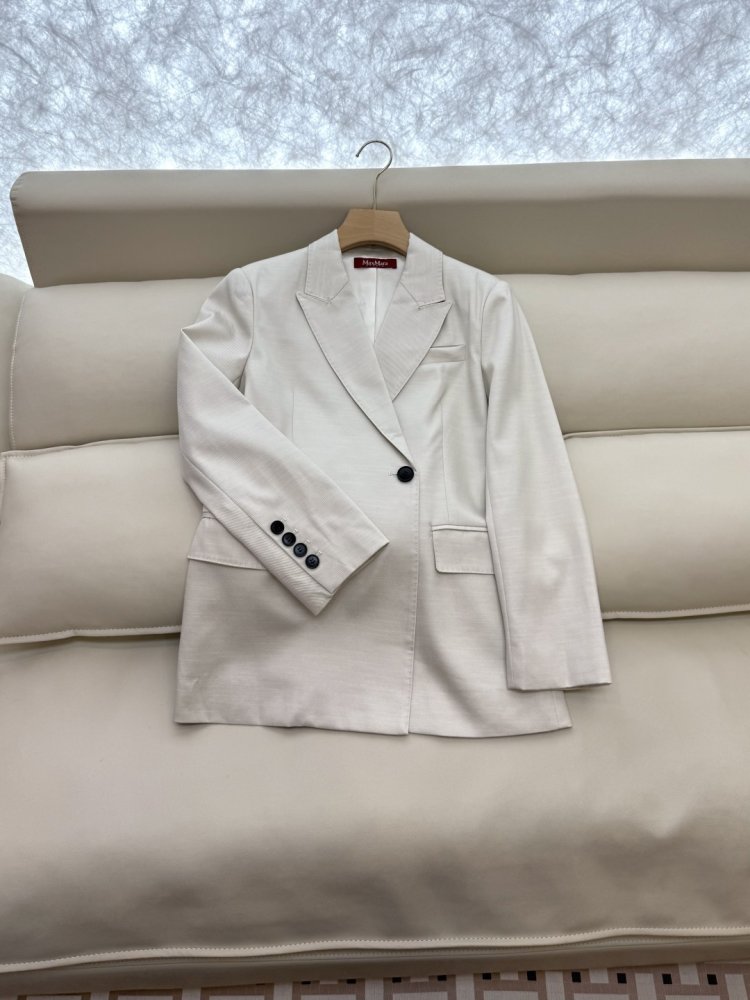 Костюм жіночий фото 5