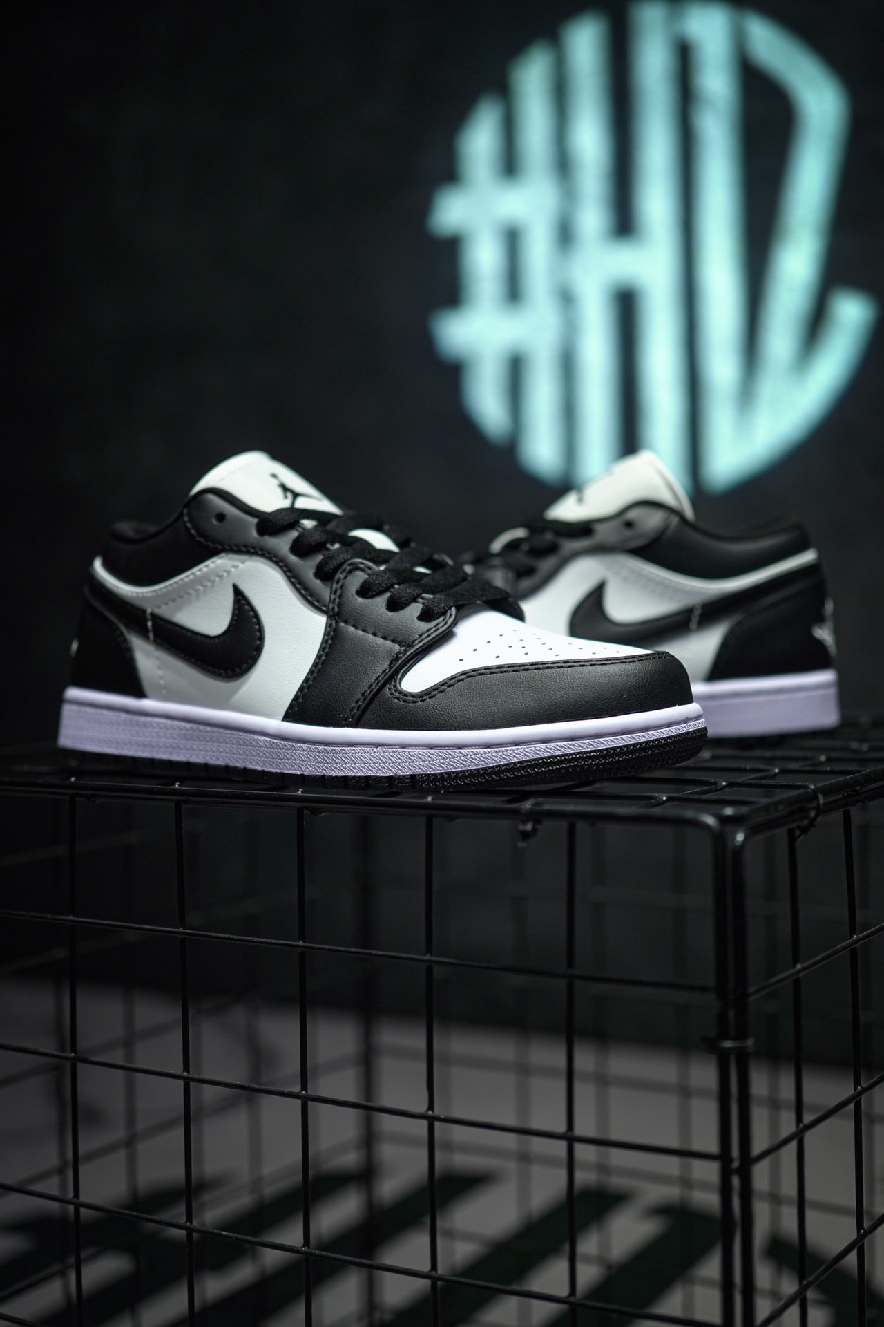 Sneakers Air Jordan 1 Low Panda DC0774-101 фото 2