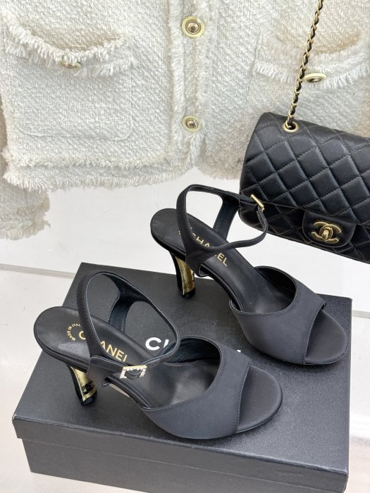 Босоножки фото 3