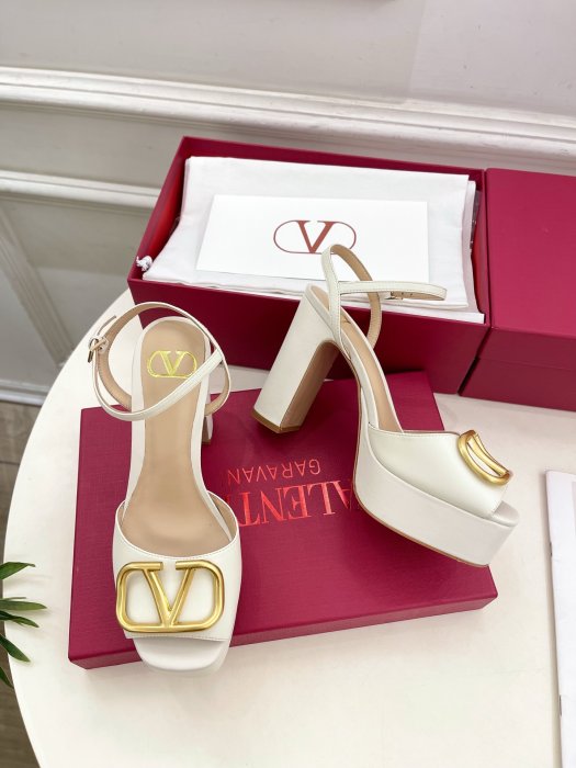 Босоножки фото 4