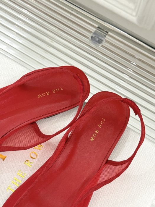 Босоножки фото 8