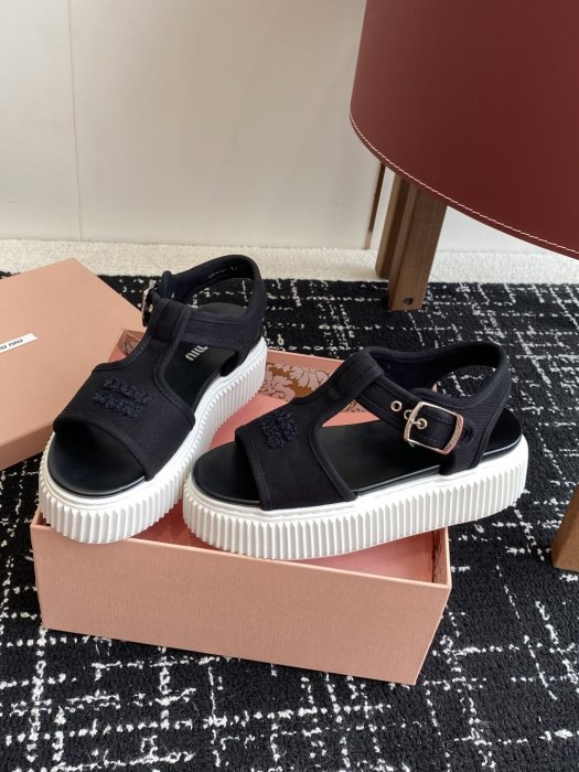 Сандалі жіночі фото 3