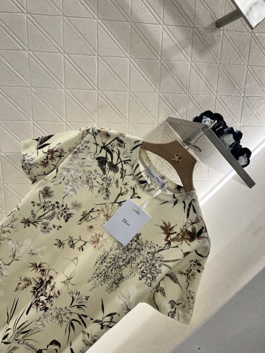 Футболка женская фото 3