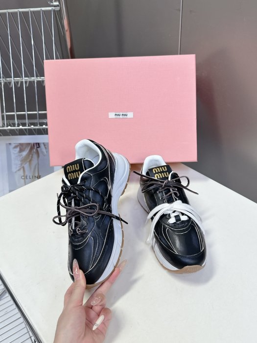 Кросівки жіночі фото 4