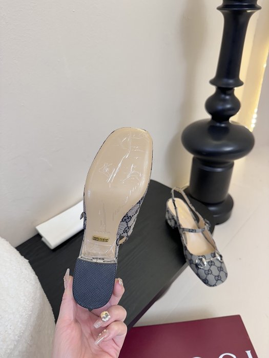 Босоножки фото 6