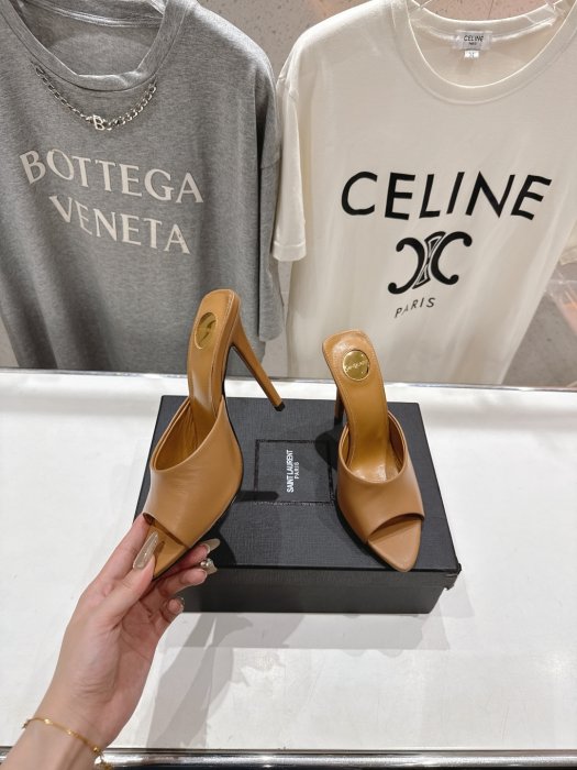 Босоножки фото 4