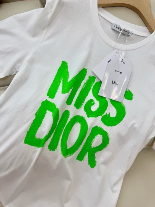 T-shirt women's фото 7