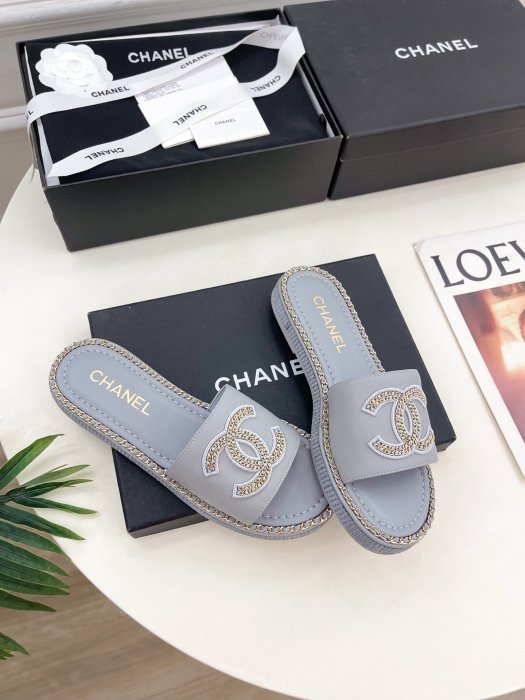 Шлепанцы женские фото 2