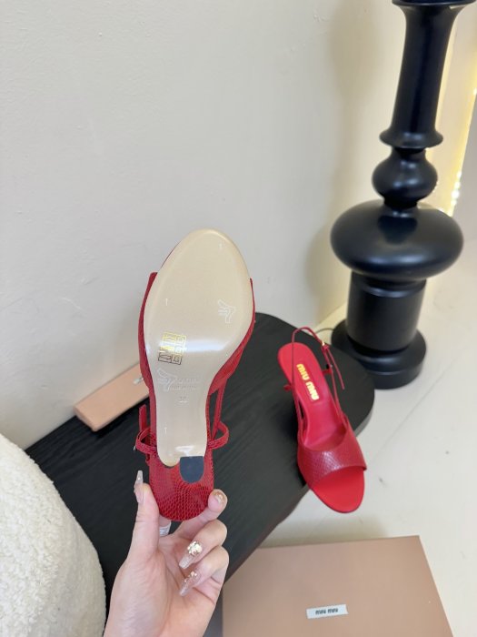 Босоножки фото 6