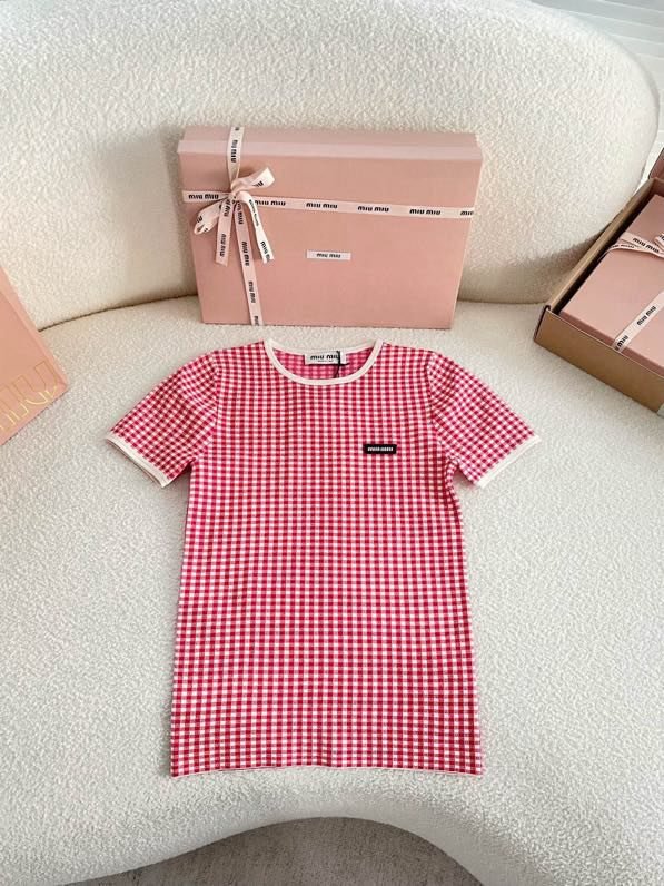 Футболка женская