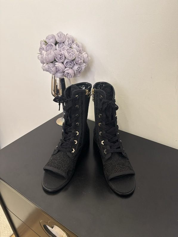 Ботинки женские фото 8