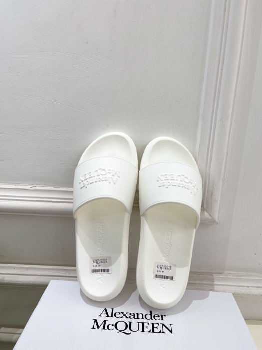 Шльопанці жіночі фото 4