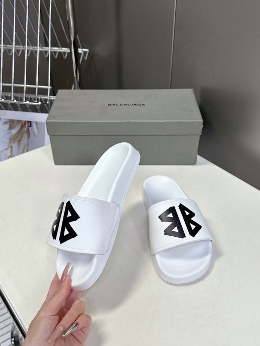 Шлепанцы фото 4