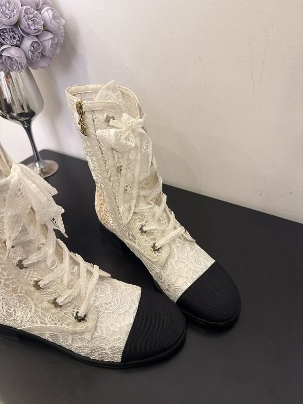 Ботинки женские фото 8