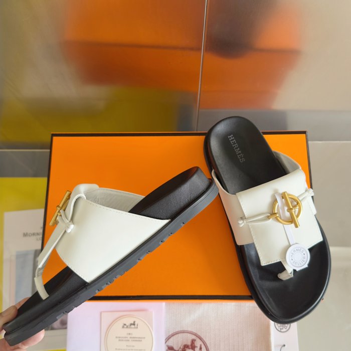 Шлепанцы женские фото 3