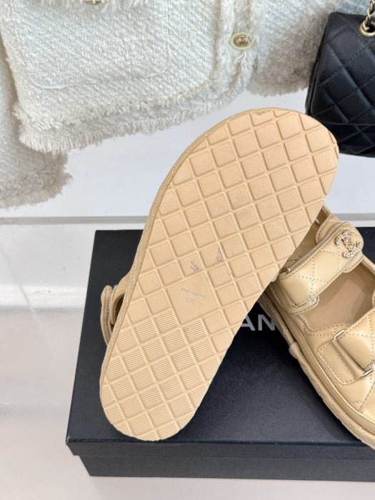 Сандалии женские фото 9