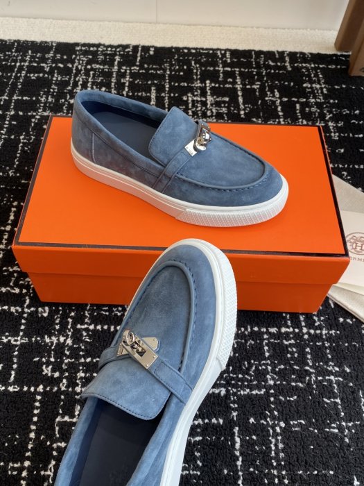 Лоферы кожаные женские фото 6