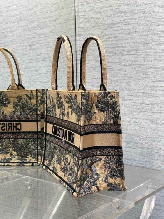 Сумка Book Tote 36 см фото 2