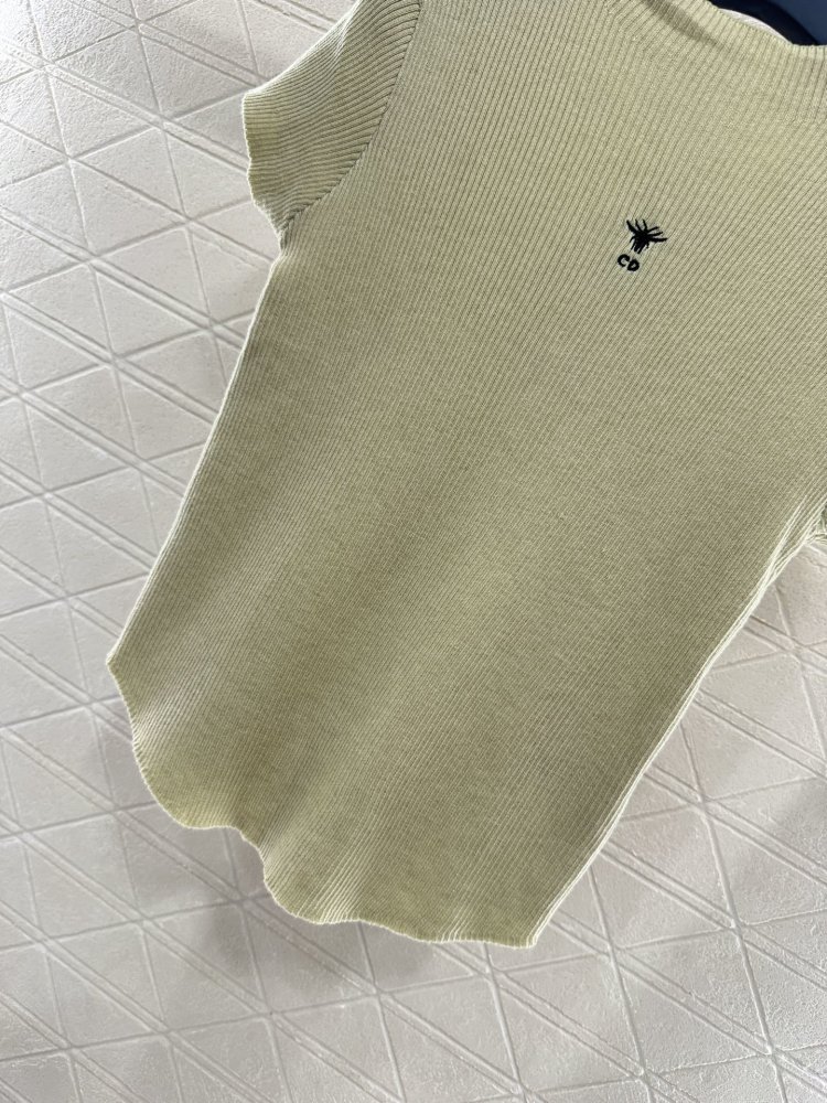 Футболка жіноча фото 5