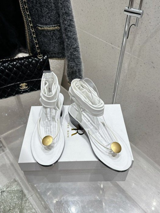 Босоножки фото 5