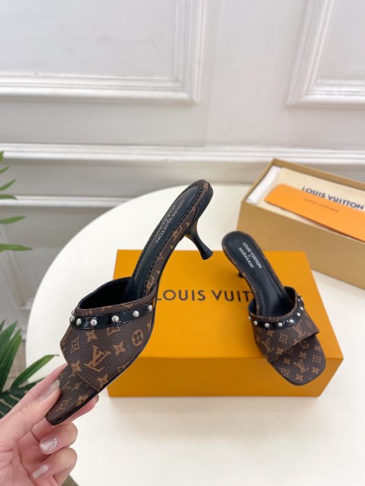 Босоножки фото 5