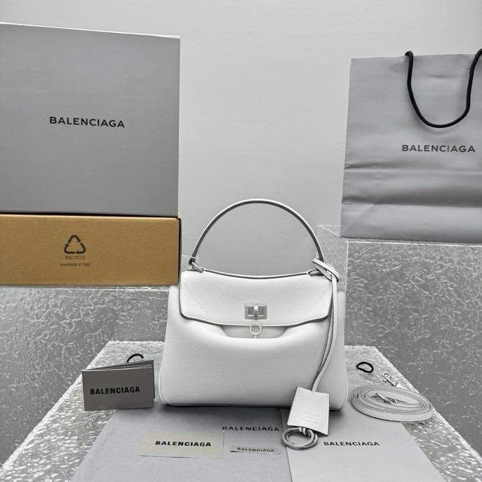 Сумка кожаная белая Silver Rodeo Mini Tote 23 см
