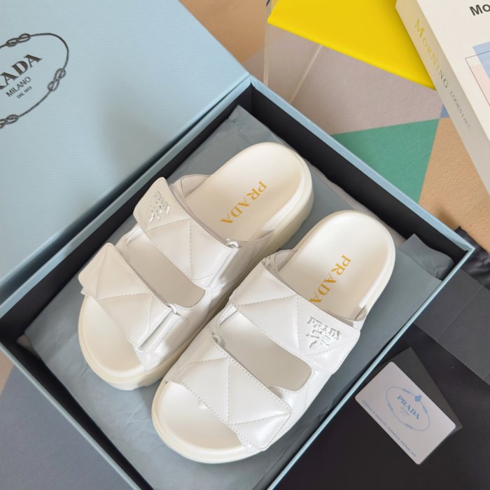 Шлепанцы фото 5