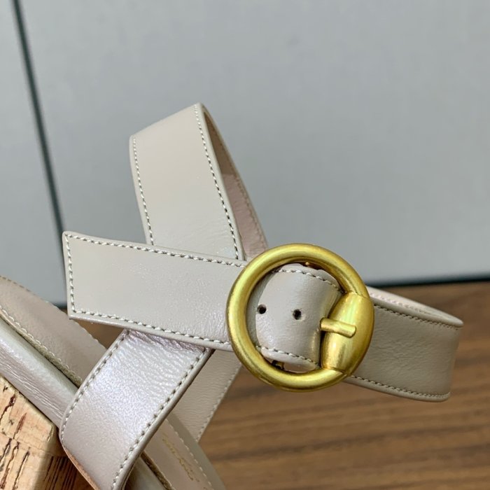 Босоножки фото 8