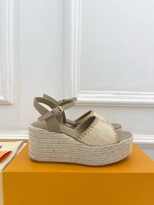 Босоножки фото 2