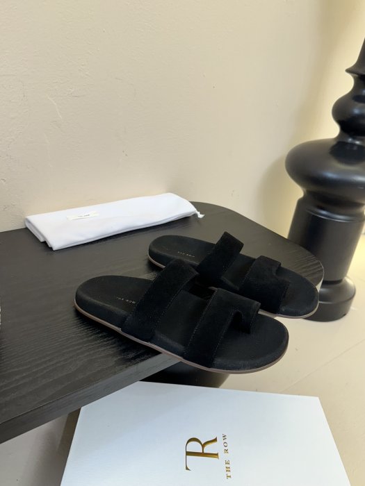 Шлепанцы женские фото 2