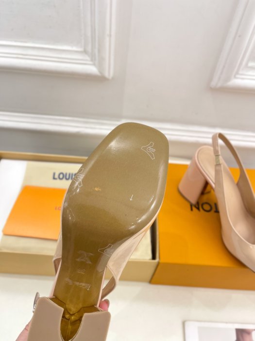 Босоножки фото 9