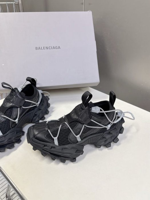 Кросівки Balenciaga SNEAKERS HIKE фото 3