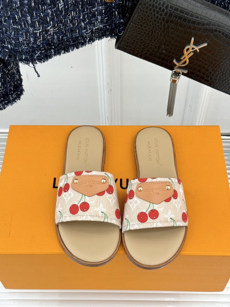 Шлепанцы женские фото 4