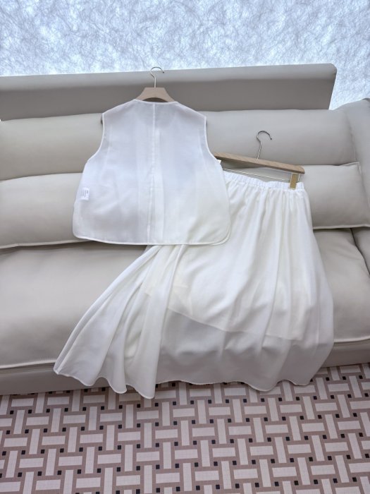 Костюм жіночий фото 4