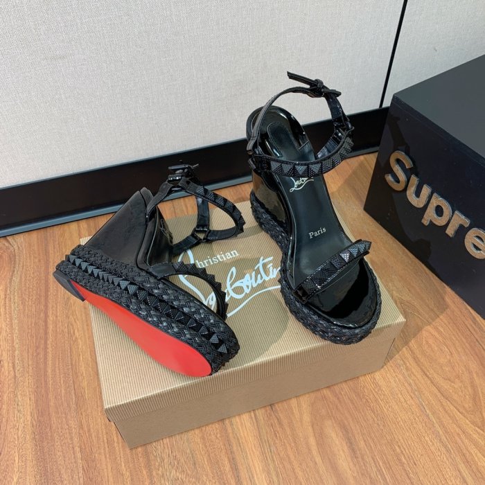 Босоножки фото 3