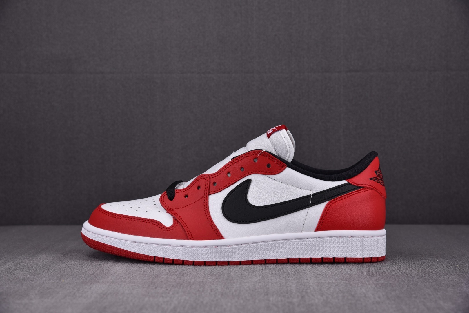 Sneakers Air Jordan 1 Retro Low Chicago (2016) - 705329-600