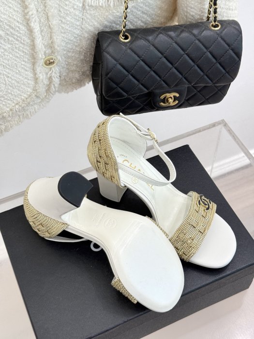 Босоножки фото 9