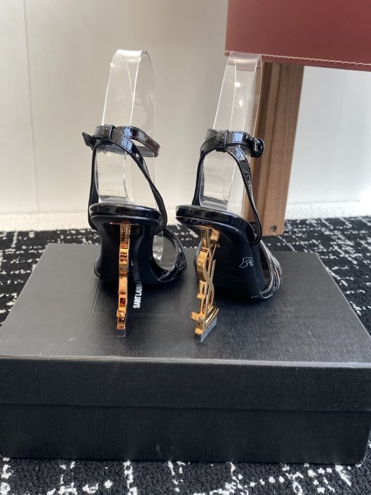 Босоножки фото 8