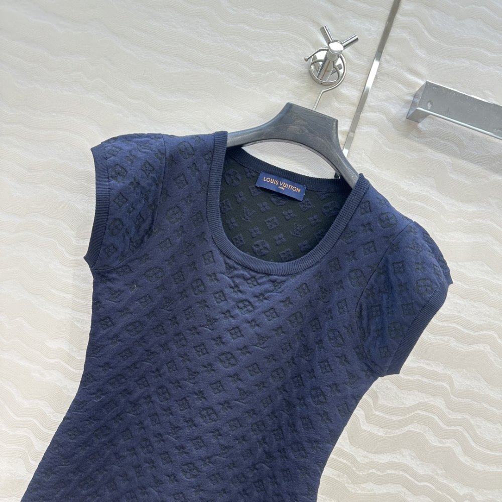 T-shirt women's фото 2