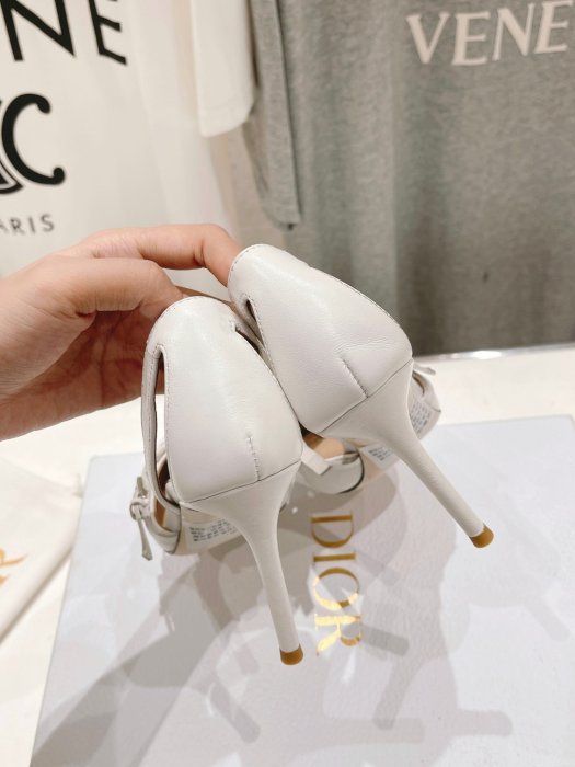 Босоножки фото 8