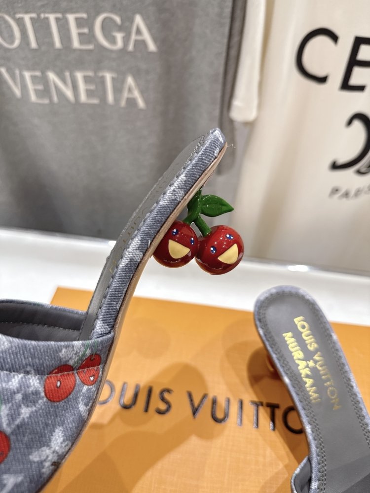 Босоножки фото 8